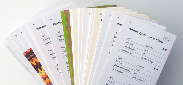 Collezione completa campioni carte e cartoni per selezionare materiale ideale per progetti stampa. Sprint24.