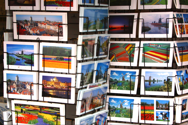 Sfoglia la nostra collezione di cartoline viaggi splendidamente stampate, ognuna con splendide fotografie di destinazione. La nostra stampa di cartoline di alta qualità presenta immagini di viaggio straordinarie con una netta riproduzione dei colori e dettagli precisi. Personalizza le tue cartoline con design personalizzati e scegli da una diversità di temi di viaggio nel nostro negozio di stampa…
