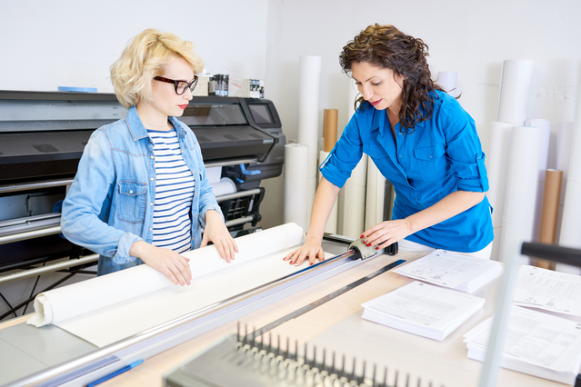 Guida ai formati di stampa: quali sono e come scegliere quello giusto: Devi ordinare un prodotto tipografico ma non sai tra quali formati di stampa scegliere? Scopri come realizzare al meglio il tuo prodotto editoriale su Sprint24.