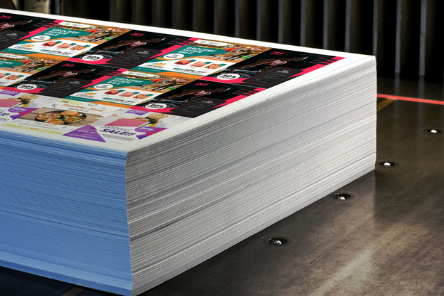 Fogli biglietti da visita premium design colori interi per branding professionale e networking aziende. Sprint24.