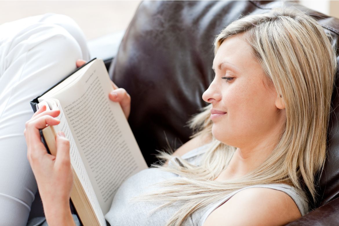 Ebook o libro cartaceo? Tutti i vantaggi della stampa tradizionale: Sei del team ebook o libro cartaceo? Scopri che le differenze tra i due sistemi e perché ancora oggi il libro cartaceo ha così tanto successo. Ebook o libro cartaceo? Tutti i vantaggi della stampa tradizionale: Sei del team ebook o libro cartaceo? Scopri che le differenze tra i due sistemi e perché ancora oggi il libro cartaceo ha così tanto successo.