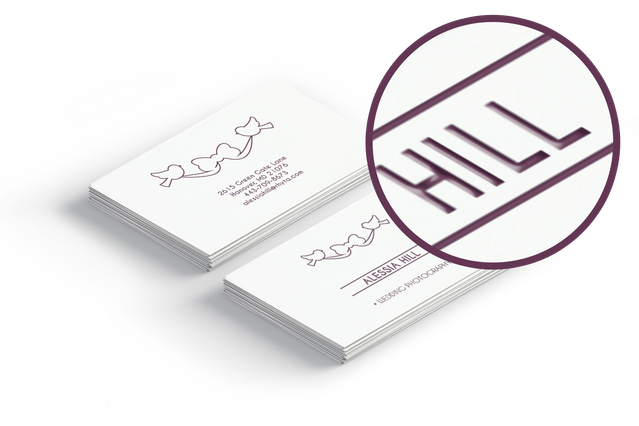 Biglietti a rilievo termico: * Carte bianche, avorio, martellate
* Rilievo dei testi su un lato
* Piacevoli al tatto dal fascino retrò Biglietti a rilievo termico: * Carte bianche, avorio, martellate
* Rilievo dei testi su un lato
* Piacevoli al tatto dal fascino retrò